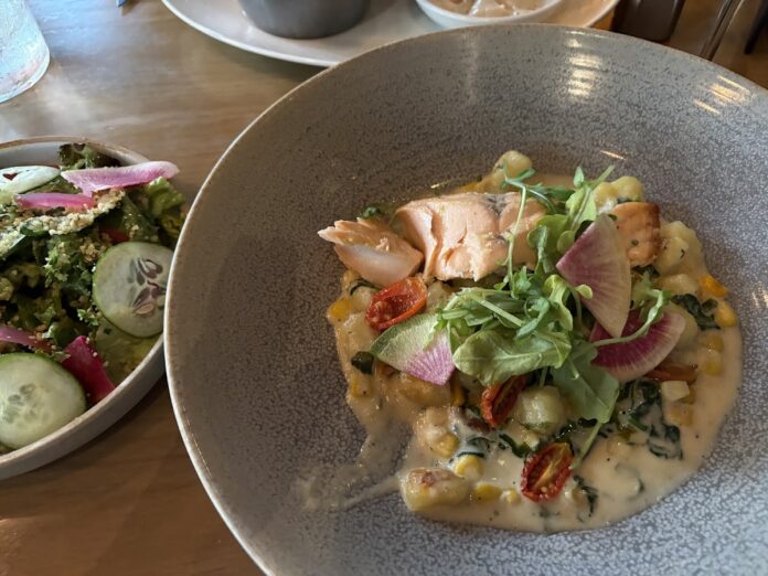 earls-kitchen-bar-vancouver